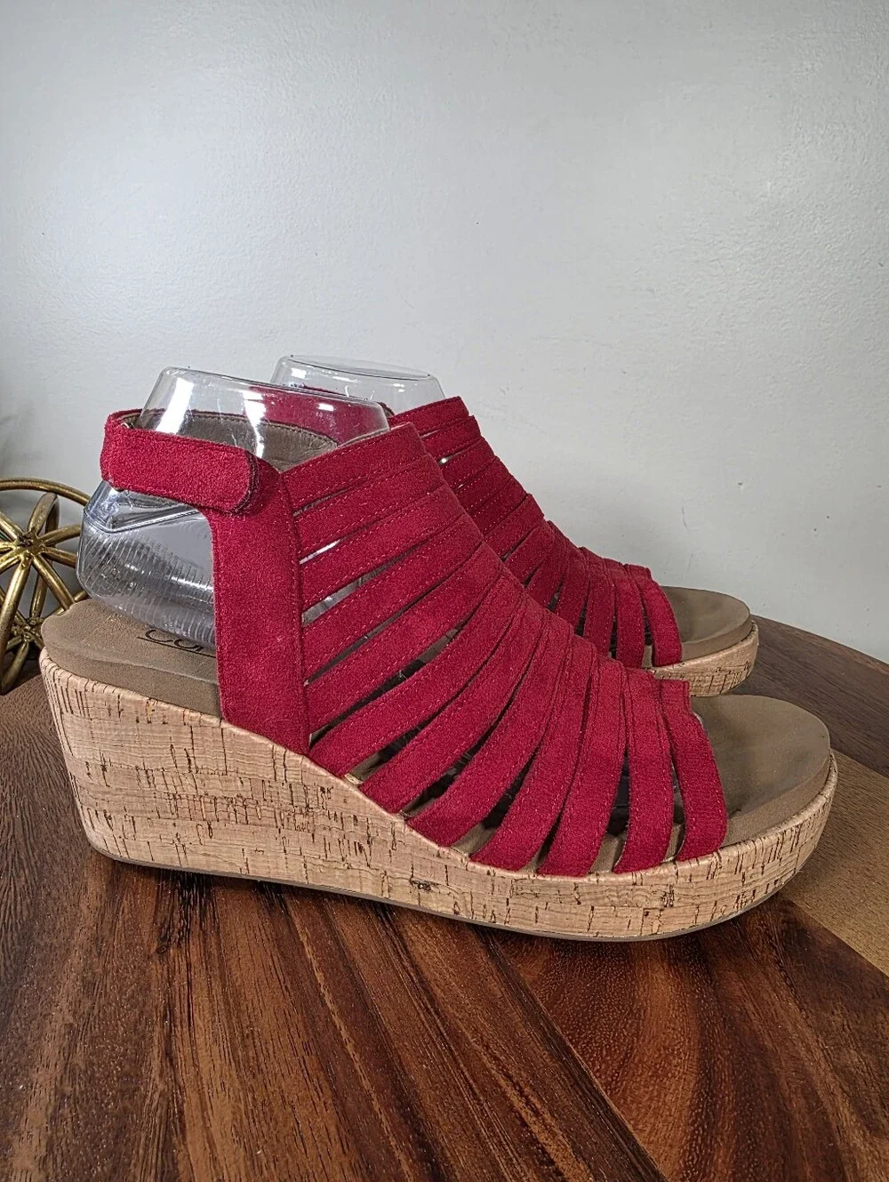 Corkys Oopsie Daisey Red Faux Suede Cork Wedge Sandals Size 9